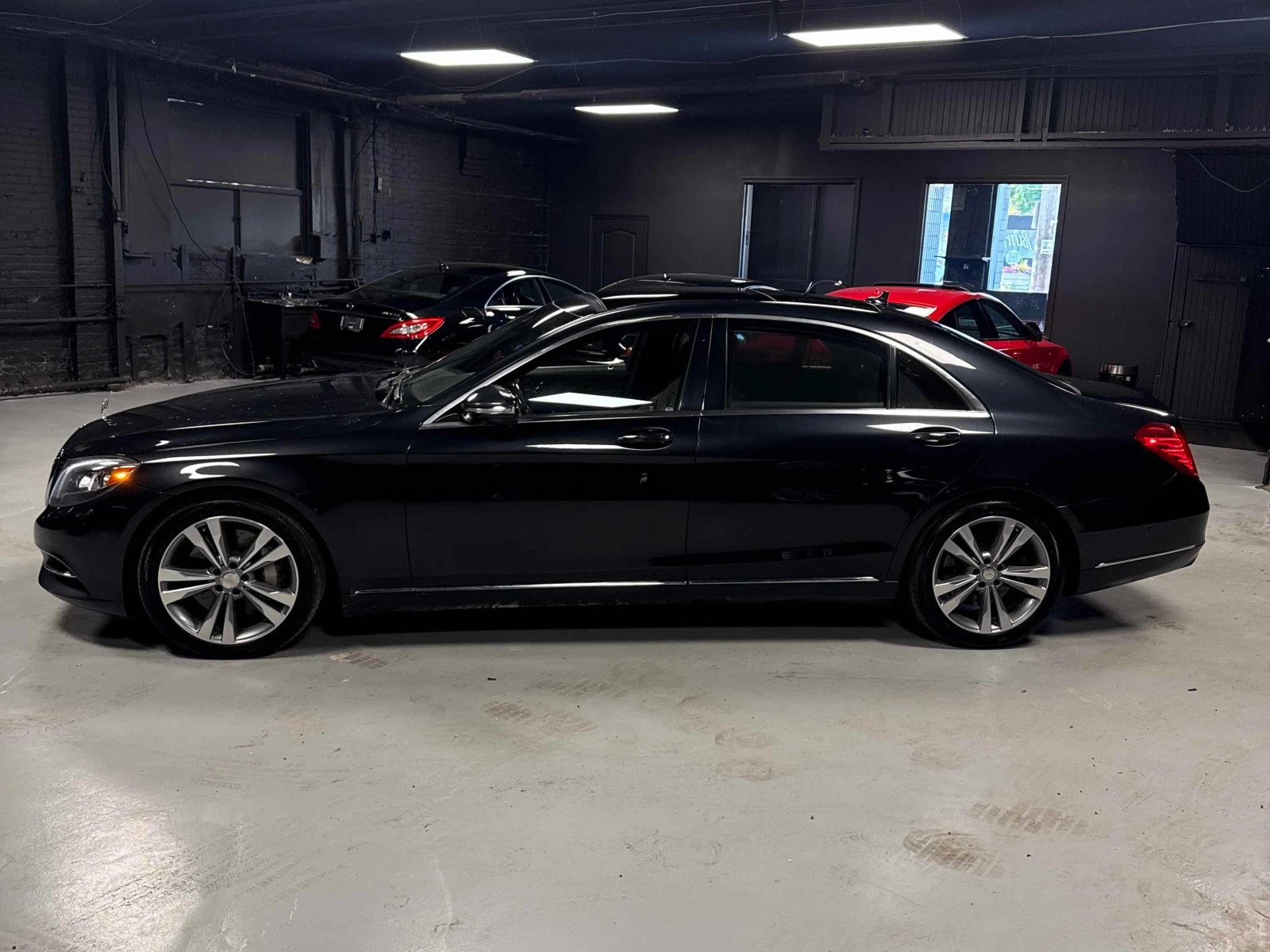 Mercedes-Benz S 550 * АВТОКРЕДИТ * ГЛАВНО ПРЕДСТАВИТЕЛСТВО, снимка 3 - Автомобили и джипове - 56048579