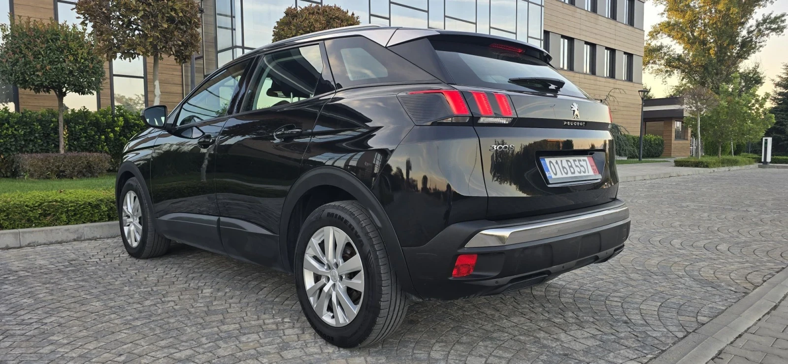 Peugeot 3008 1.6 HDI* GT-LINE* АВТОМАТ* НАВИ* КАМЕРА* FULL, снимка 4 - Автомобили и джипове - 56112851