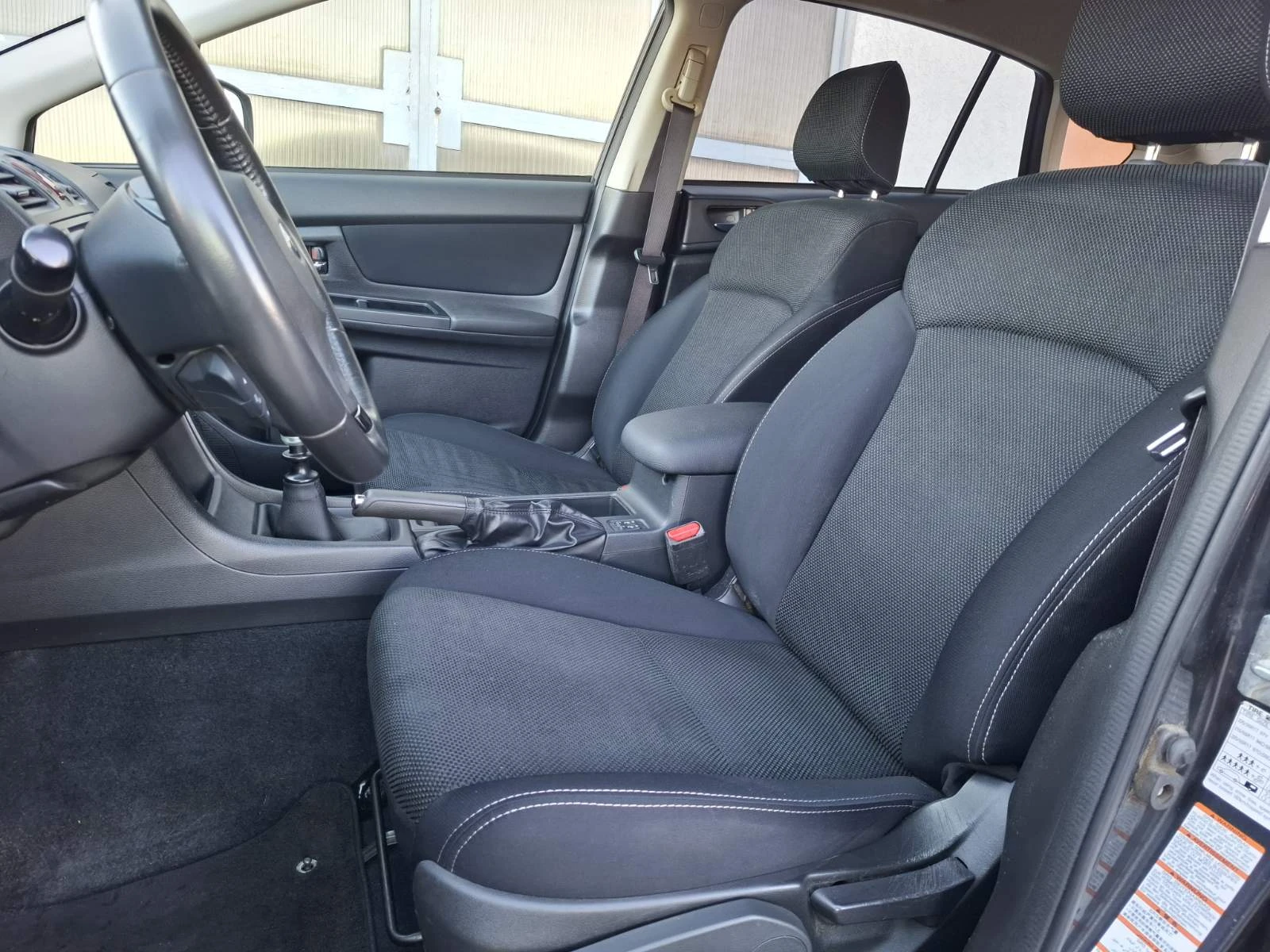 Subaru XV 2.0i-4x4-A/C, снимка 9 - Автомобили и джипове - 56568871