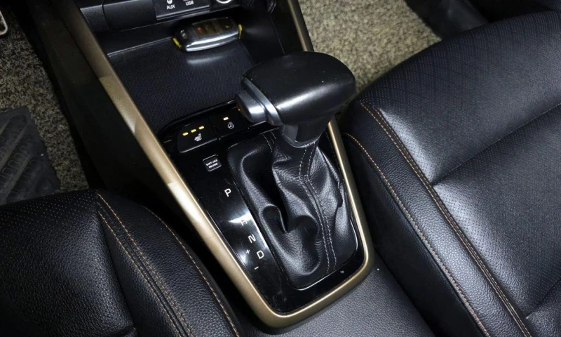 Kia Stonic Diesel 1.6 Prestige * НАЙ-ДОБРА ЦЕНА В БЪЛГАРИЯ* , снимка 9 - Автомобили и джипове - 52112105