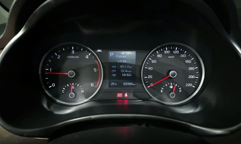 Kia Stonic Diesel 1.6 Prestige * НАЙ-ДОБРА ЦЕНА В БЪЛГАРИЯ* , снимка 8 - Автомобили и джипове - 52112105