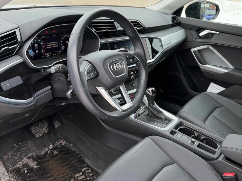 Audi Q3 * Komfort * CARFAX * БЕЗ ПЪРВОНАЧАЛНА ВНОСКА, снимка 5 - Автомобили и джипове - 53079422