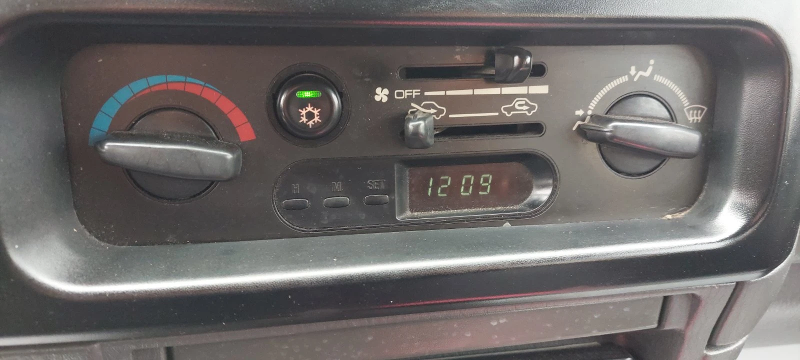 Mitsubishi L200 2.5 tdi клима - изображение 9