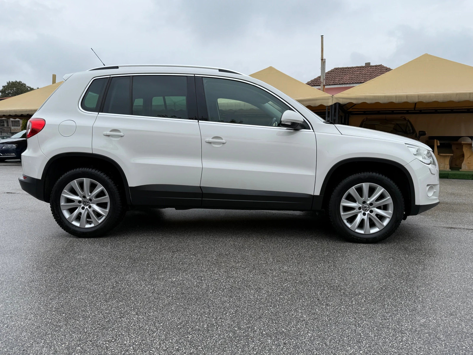 VW Tiguan le2.0 TDI Sport & Sty 4Motion ! ТОП СЪСТОЯНИЕ !  - изображение 4