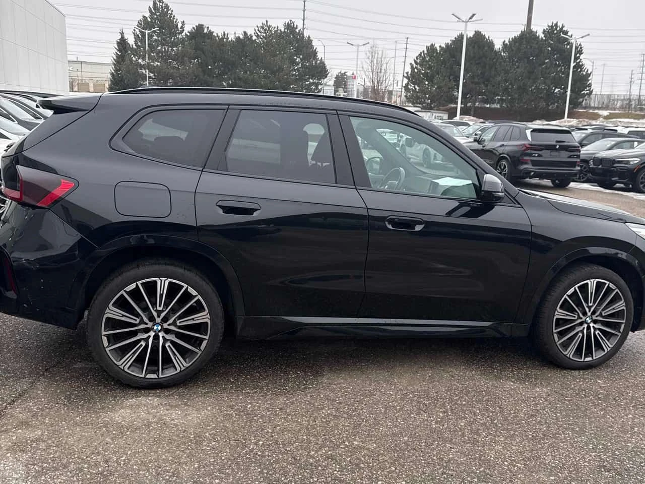 BMW X1 xDrive28i/360/HUD/ПРЕДСТАВИТЕЛСТВО НА BMW - изображение 4