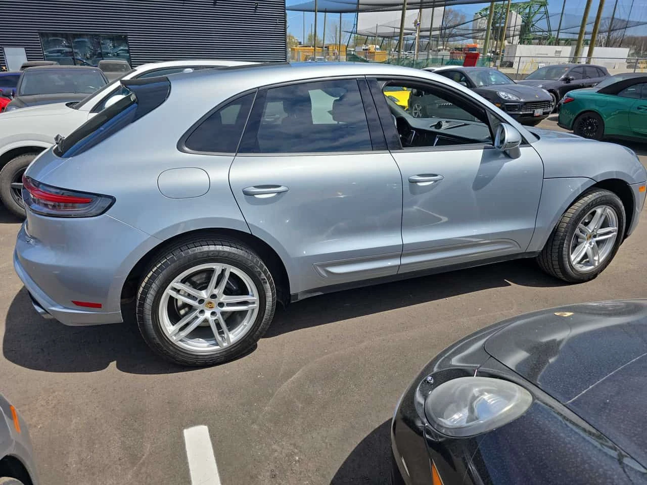 Porsche Macan * AWD * 2 КЛЮЧА * ЛИЦЕНЗИРАН ДИЛЪР * ОБДУХВАНЕ, снимка 3 - Автомобили и джипове - 54554792
