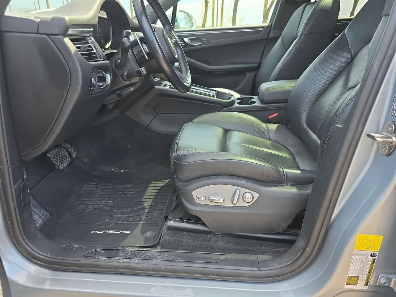 Porsche Macan * AWD * 2 КЛЮЧА * ЛИЦЕНЗИРАН ДИЛЪР * ОБДУХВАНЕ, снимка 10 - Автомобили и джипове - 54554792