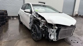 Toyota Auris, снимка 1