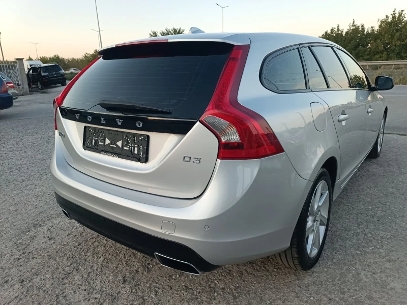 Volvo V60 2.0d AVTOMAT EVRO 6 FULL SERVICE IN VOLVO NEW !!!, снимка 4 - Автомобили и джипове - 47389129