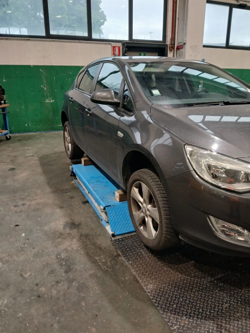 Opel Astra 1.7cdti, снимка 8 - Автомобили и джипове - 49999245