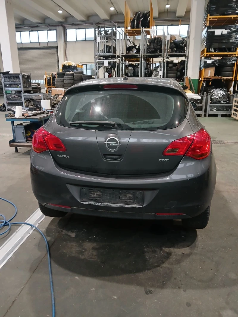 Opel Astra 1.7cdti, снимка 9 - Автомобили и джипове - 49999245
