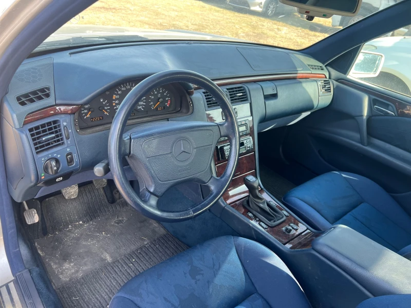 Mercedes-Benz E 200 E 200 ELEGANCE, снимка 10 - Автомобили и джипове - 50599299