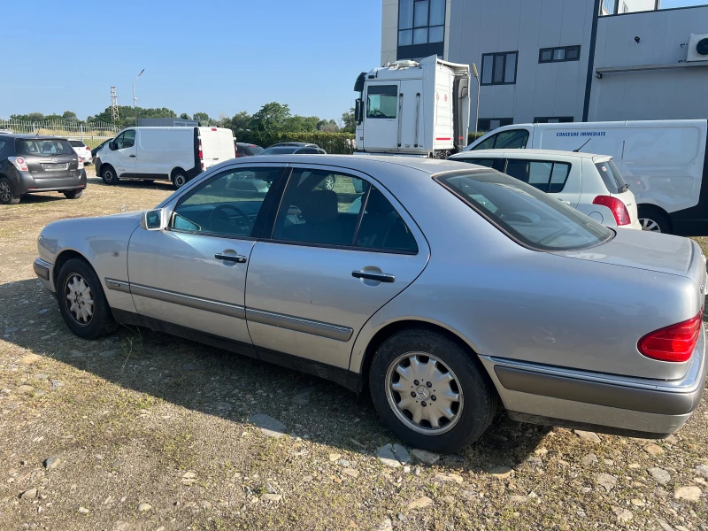 Mercedes-Benz E 200 E 200 ELEGANCE, снимка 8 - Автомобили и джипове - 50599299