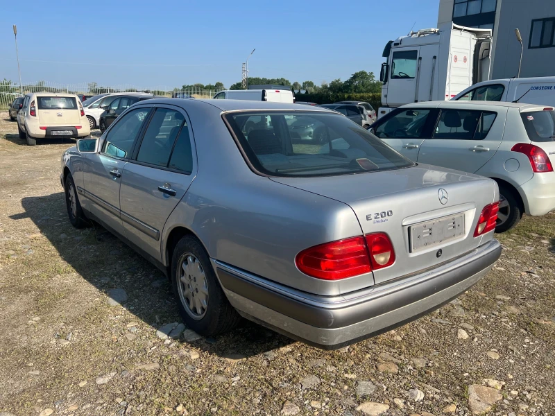 Mercedes-Benz E 200 E 200 ELEGANCE, снимка 7 - Автомобили и джипове - 50599299