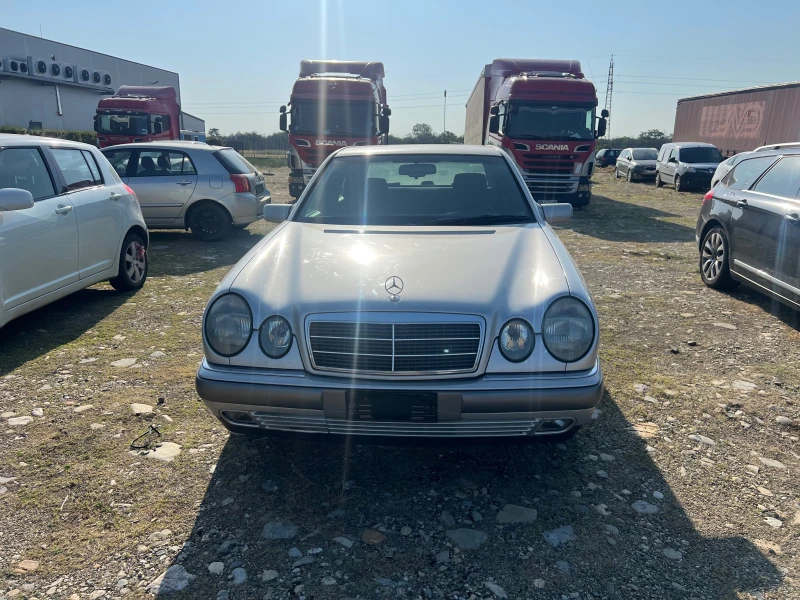 Mercedes-Benz E 200 E 200 ELEGANCE, снимка 2 - Автомобили и джипове - 50599299