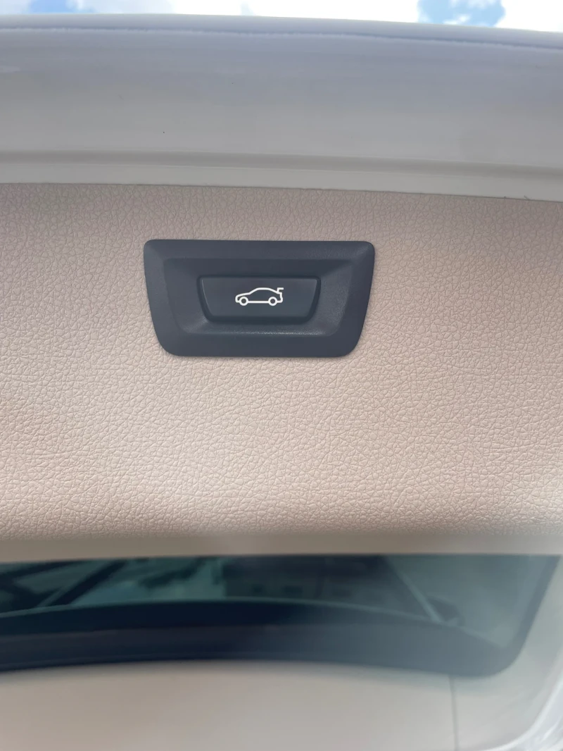 BMW 320 Ф30 x-drive M pack, снимка 16 - Автомобили и джипове - 51015135