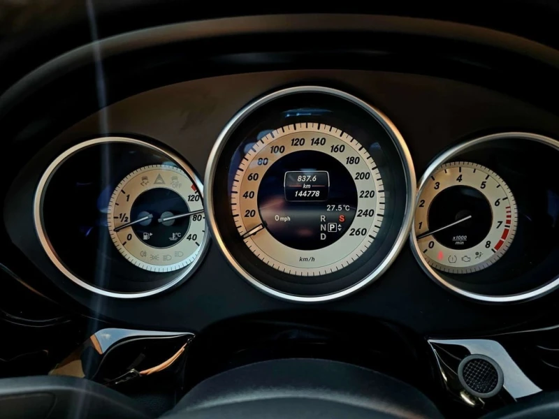 Mercedes-Benz CLS * CLS550 4 MATIC * CARFAX * ЦЕНА ДО БГ, снимка 10 - Автомобили и джипове - 53099304