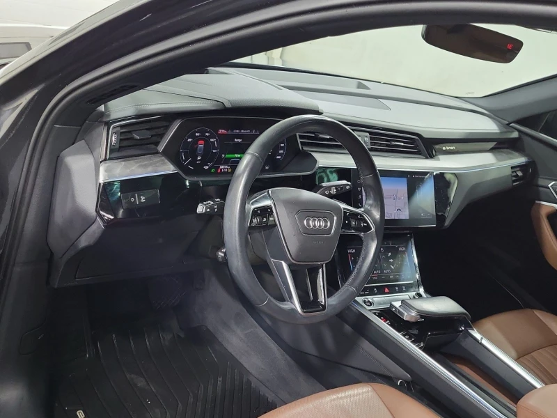Audi E-Tron TECHNIK С РЕГИСТРАЦИЯ & АВТО КРЕДИТ, снимка 10 - Автомобили и джипове - 53263971