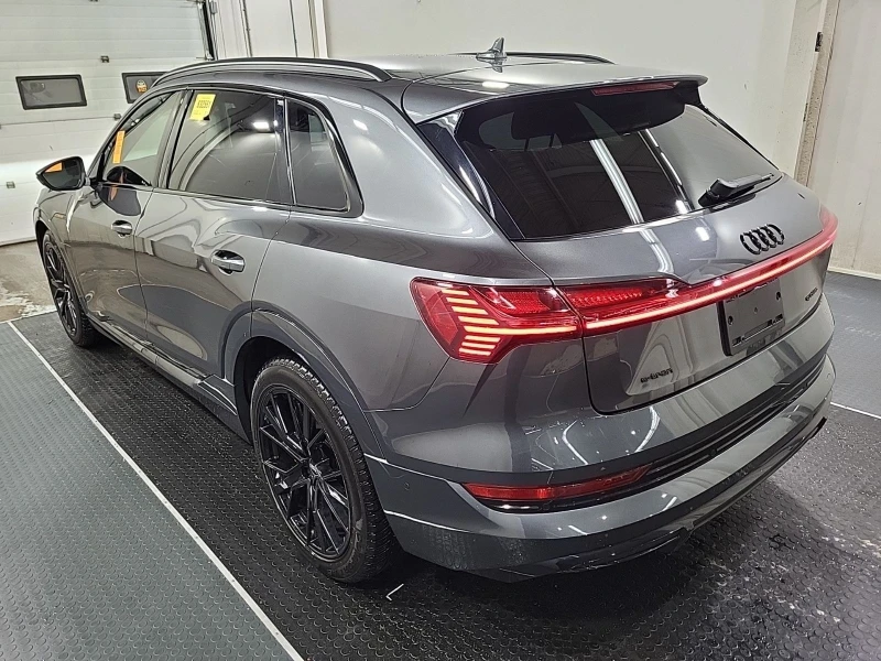 Audi E-Tron TECHNIK С РЕГИСТРАЦИЯ & АВТО КРЕДИТ, снимка 5 - Автомобили и джипове - 53263971