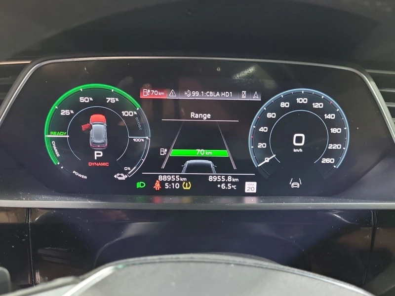 Audi E-Tron TECHNIK С РЕГИСТРАЦИЯ & АВТО КРЕДИТ, снимка 12 - Автомобили и джипове - 53263971