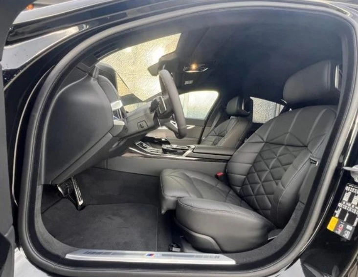 BMW i7 xDrive60 M-Sport Pro, снимка 7 - Автомобили и джипове - 52652609