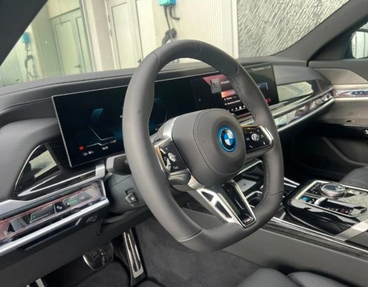 BMW i7 xDrive60 M-Sport Pro, снимка 3 - Автомобили и джипове - 52652609