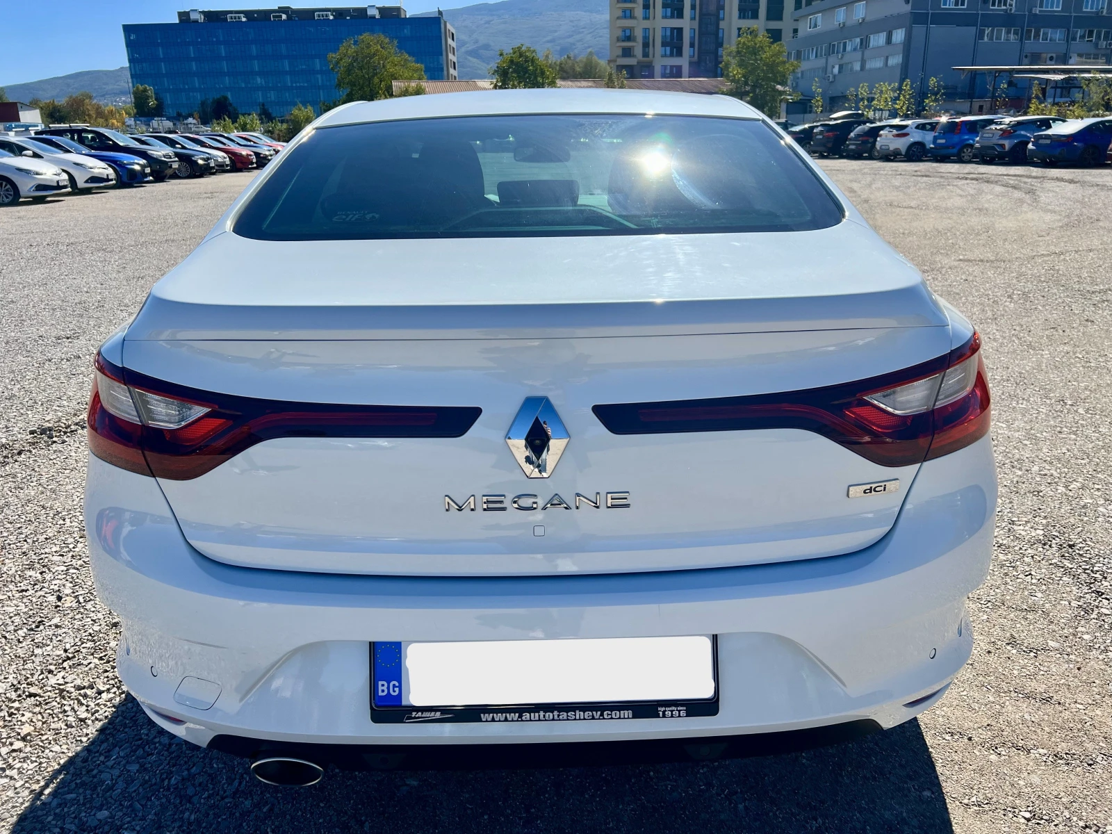 Renault Megane Sedan Intens 1.5 dCi EDC6 - изображение 6