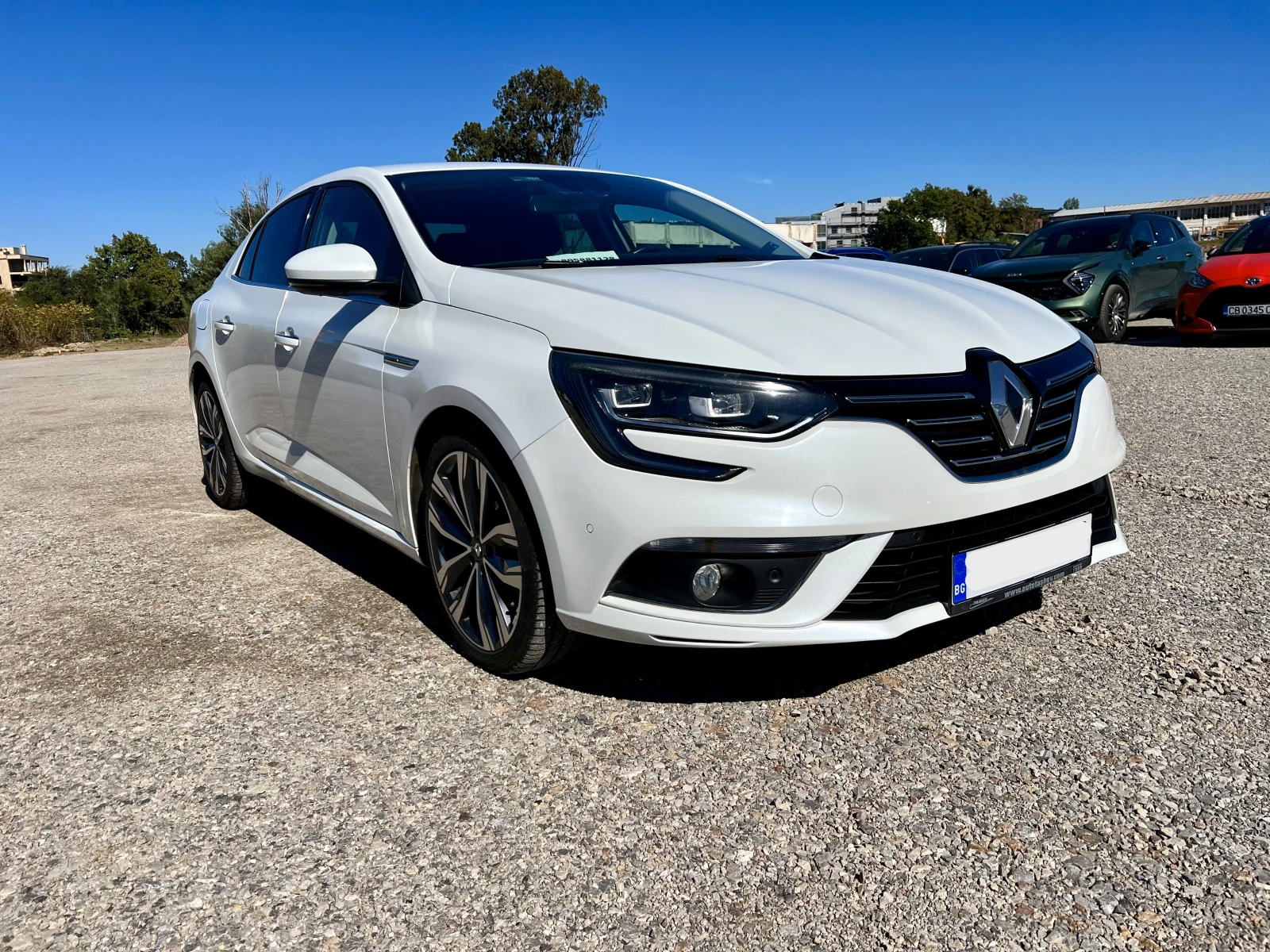 Renault Megane Sedan Intens 1.5 dCi EDC6 - изображение 4