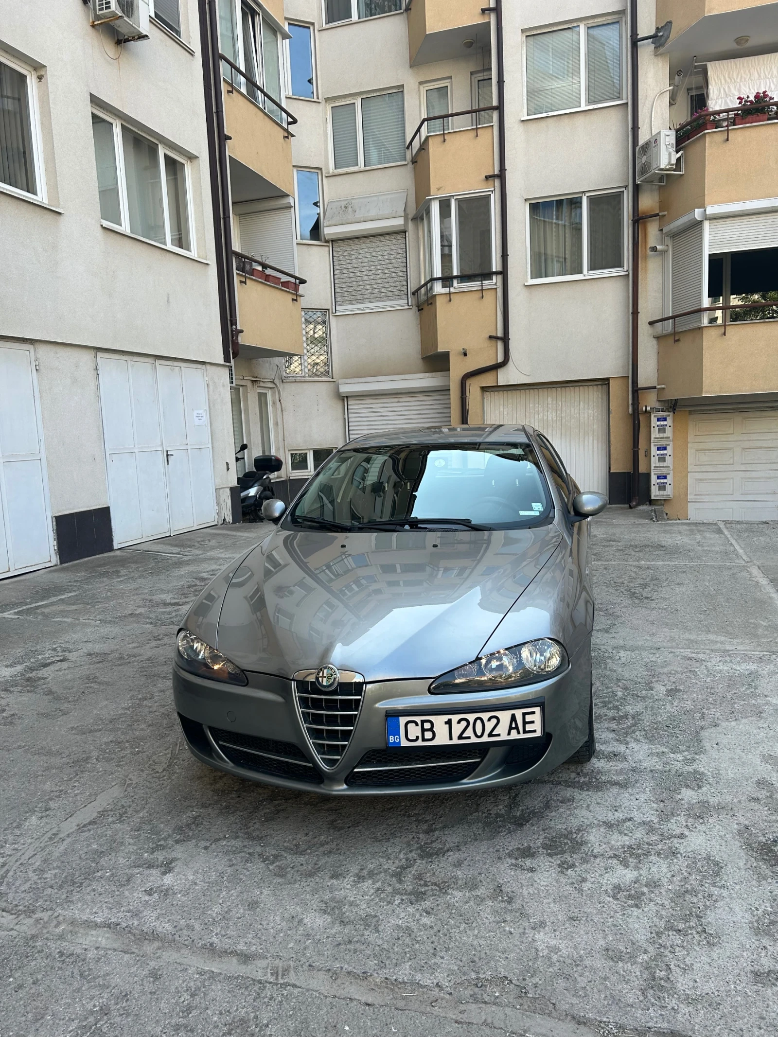 Alfa Romeo 147 1.6 - изображение 2