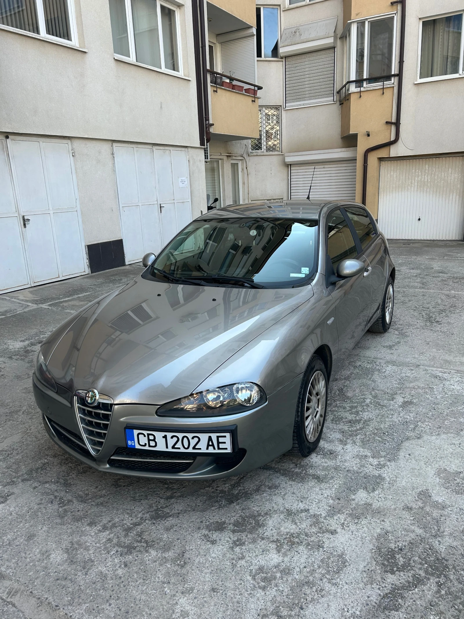 Alfa Romeo 147 1.6 - изображение 5