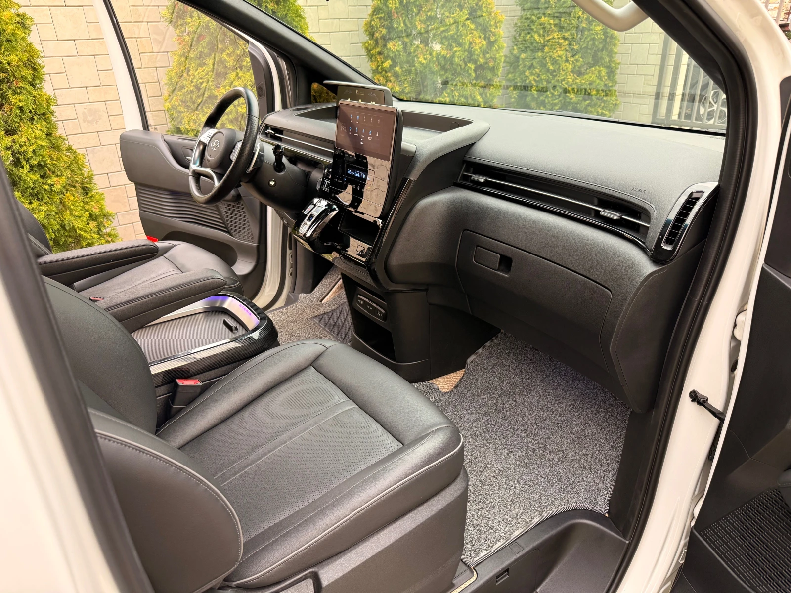 Hyundai Staria 3.5 LPG* 8+ 1* TV - изображение 9