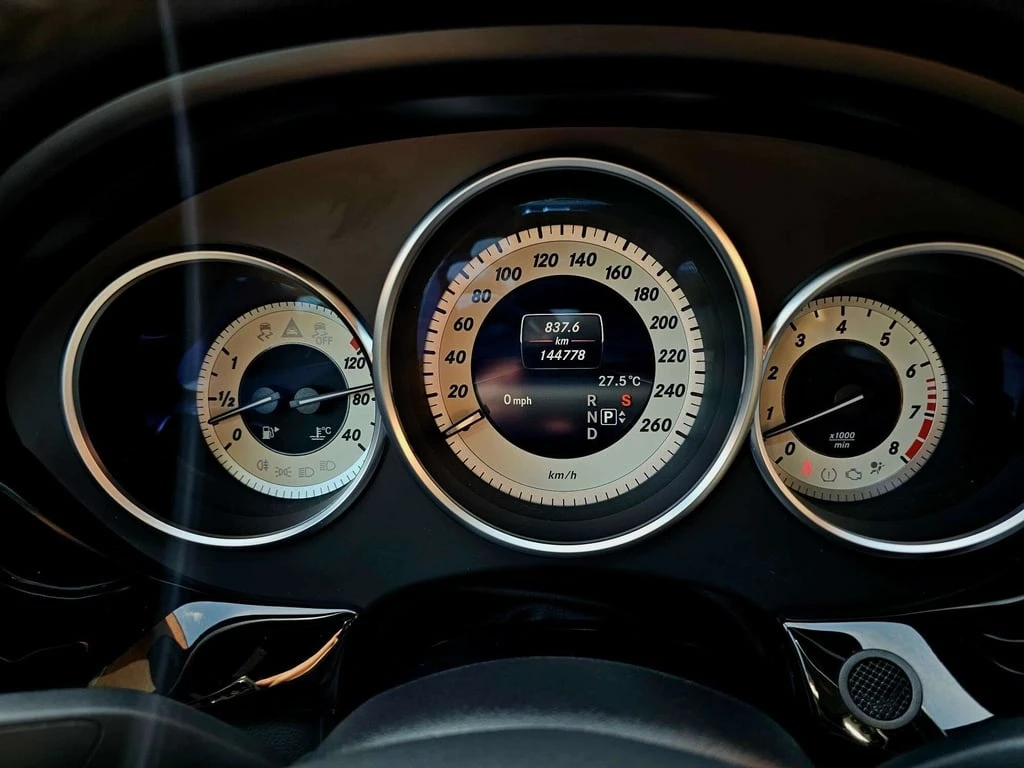 Mercedes-Benz CLS * CLS550 4 MATIC * CARFAX * ���� �� �� | Mobile.bg � ����������� 10