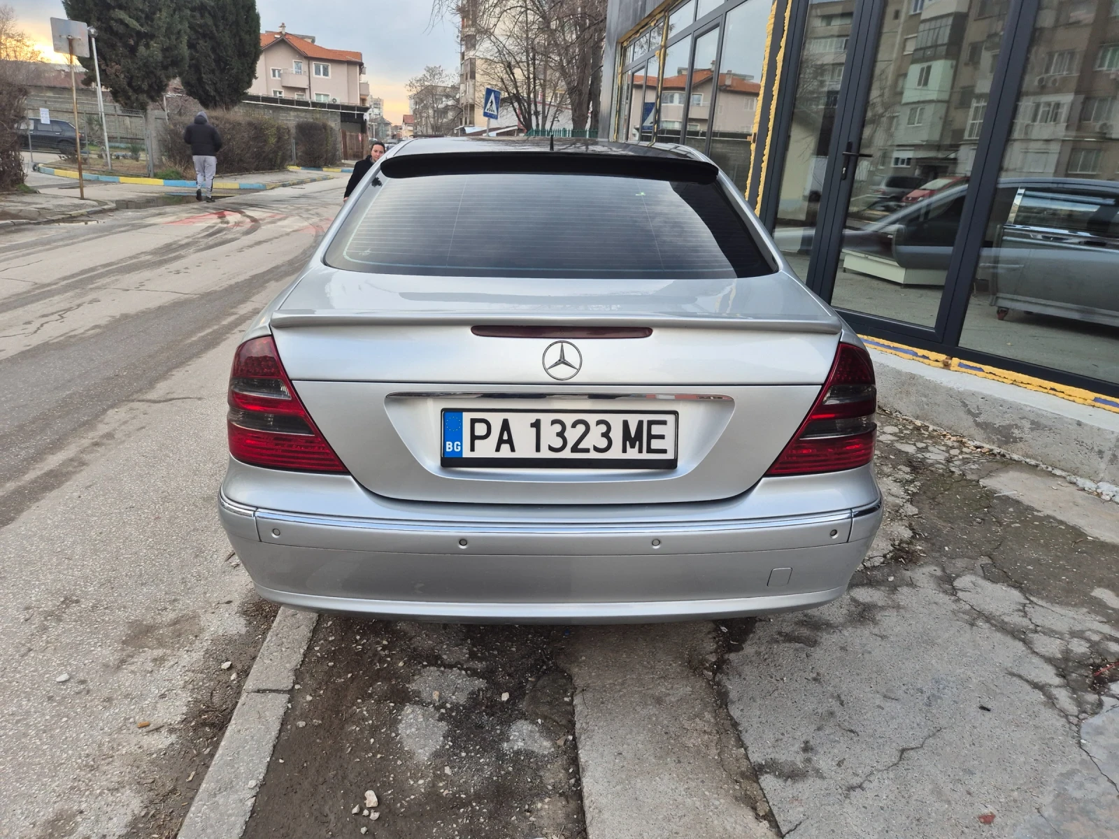 Mercedes-Benz E 270  - изображение 2
