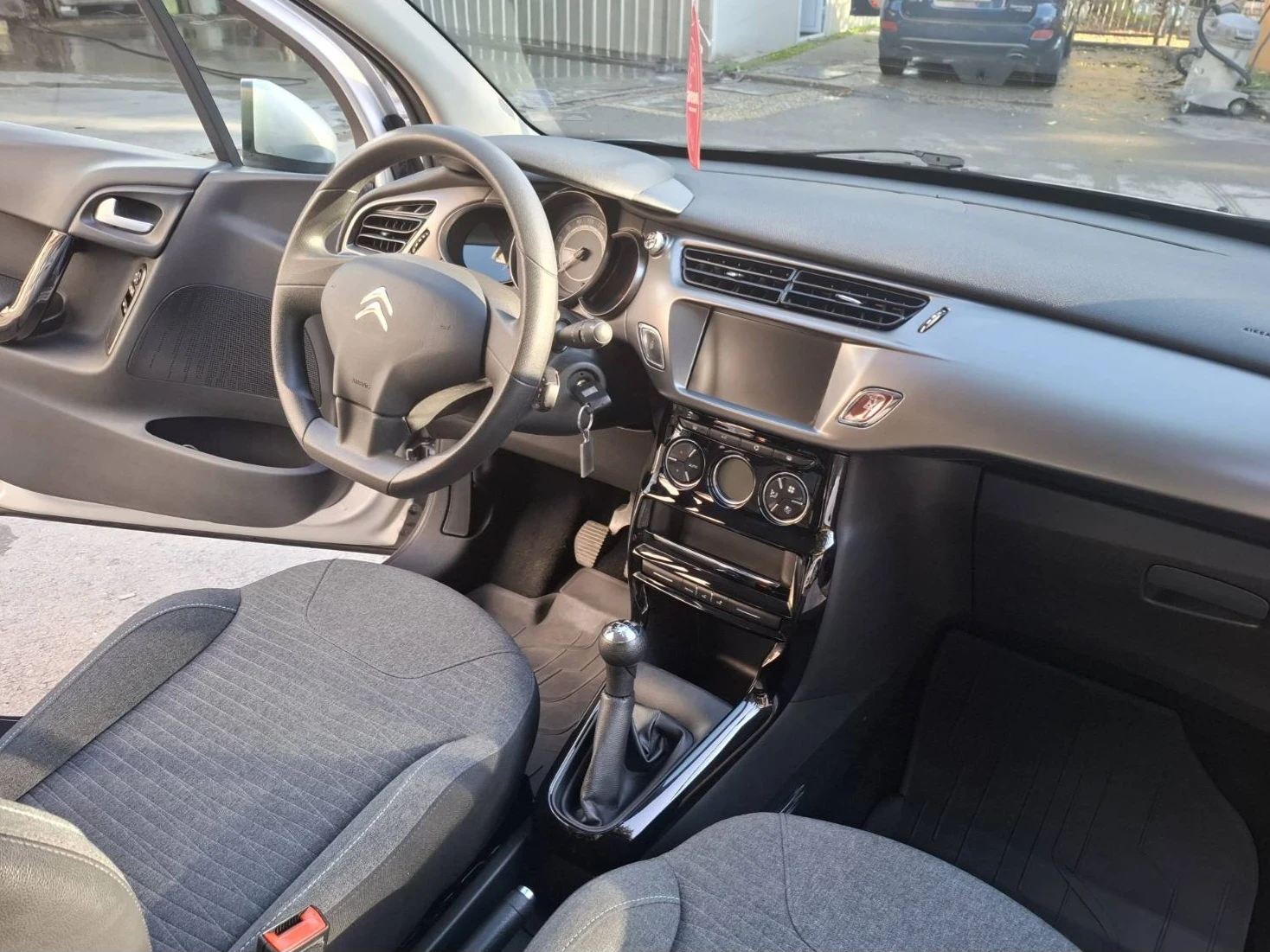 Citroen C3 1.2 47000�� | Mobile.bg � ����������� 13