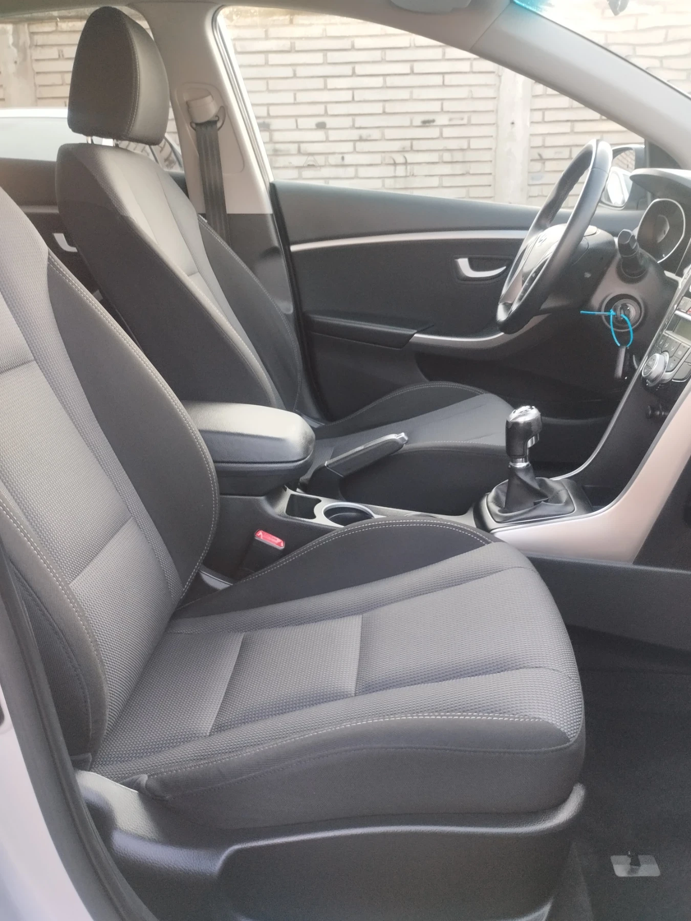 Hyundai I30 1.6 benzin panorama facelift , снимка 13 - Автомобили и джипове - 53737926