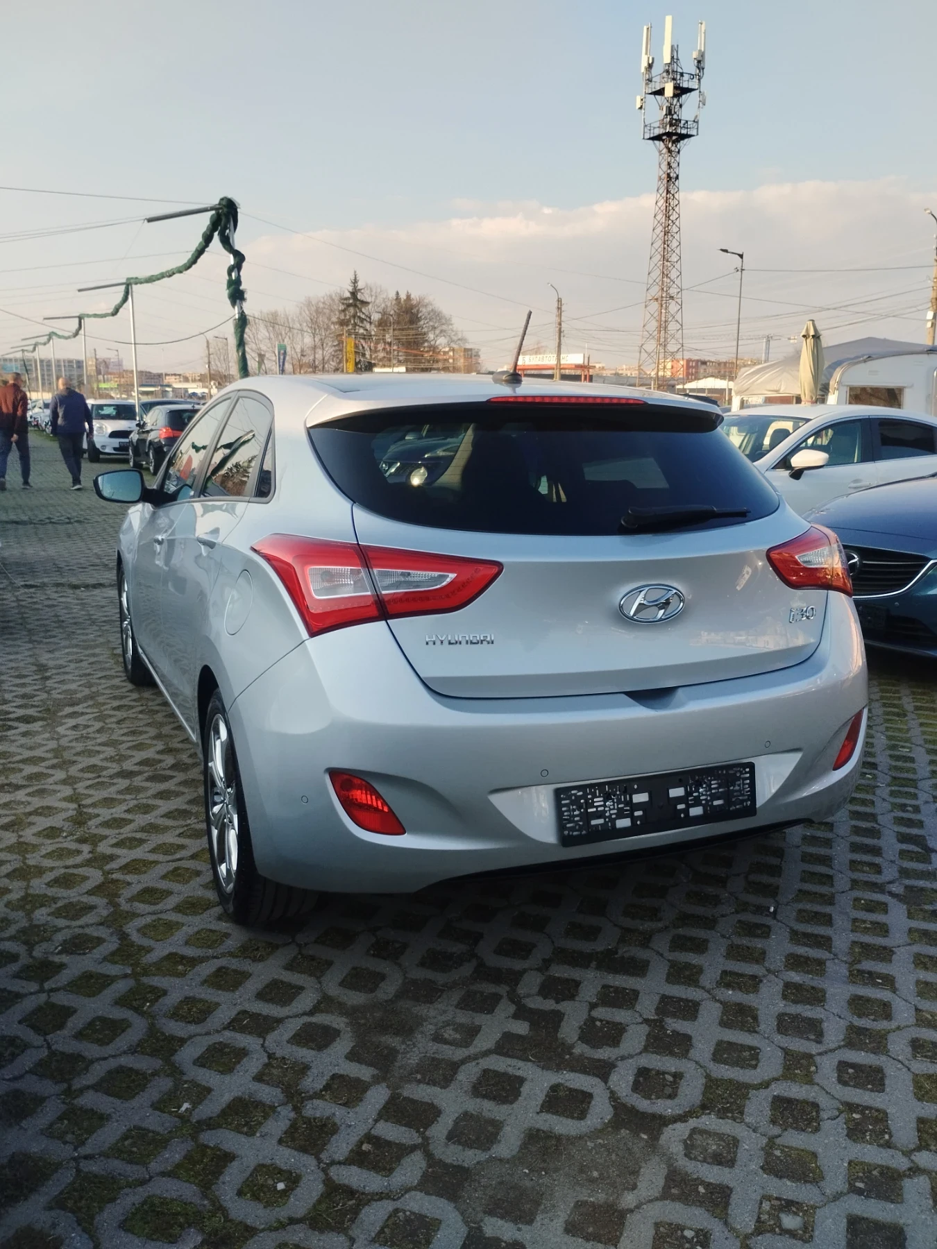 Hyundai I30 1.6 benzin panorama facelift , снимка 11 - Автомобили и джипове - 53737926