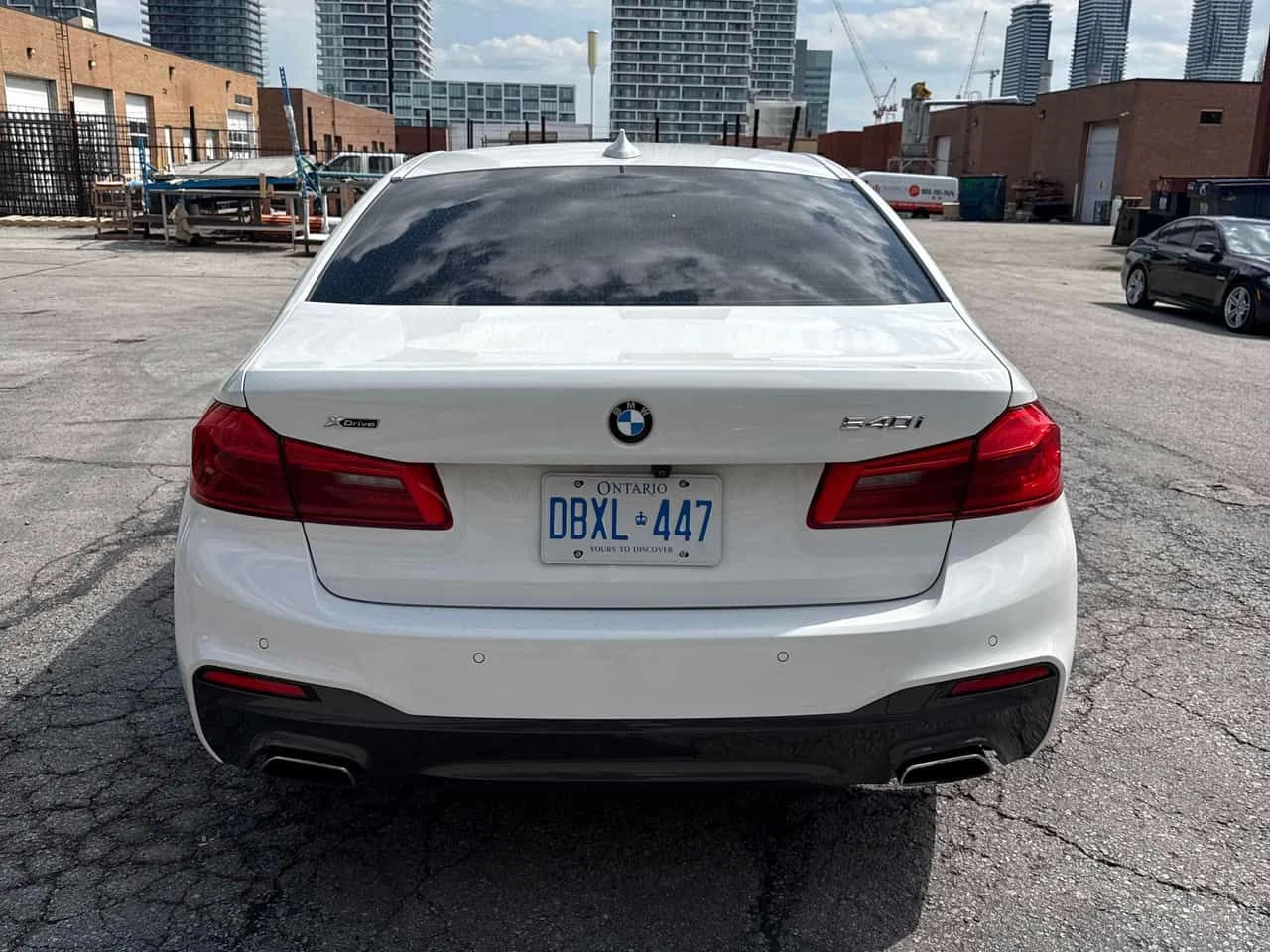 BMW 540 * 540i xDrive * CARFAX * ЦЕНА ДО БГ, снимка 4 - Автомобили и джипове - 54511548