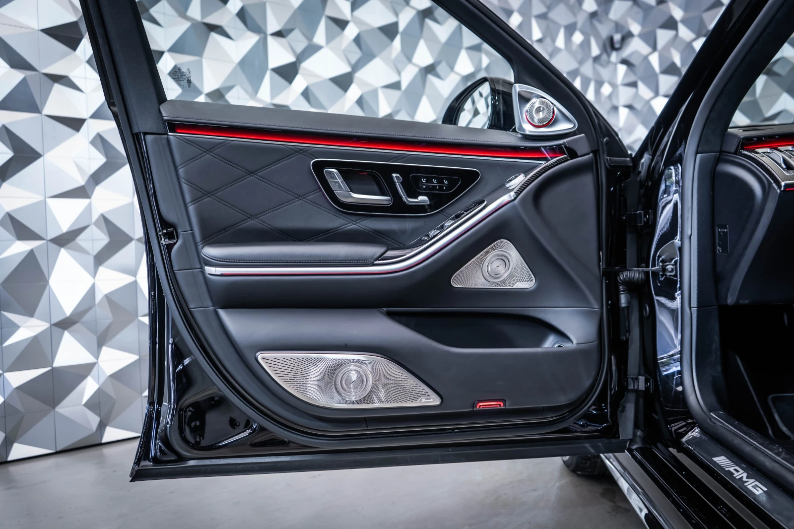 Mercedes-Benz S 63 AMG L 4M+ * Burm4D* CarbonCer* Монитори* Pano* FirstCl, снимка 7 - Автомобили и джипове - 54831788