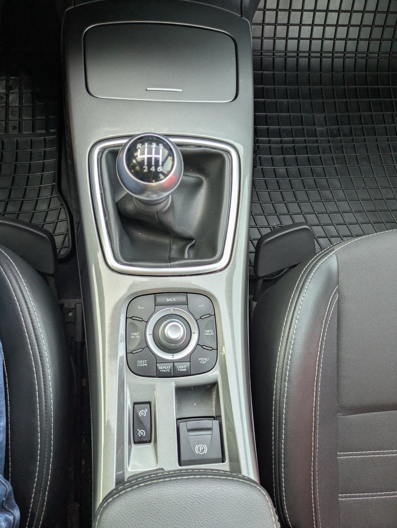 Renault Laguna, снимка 10 - Автомобили и джипове - 55063664