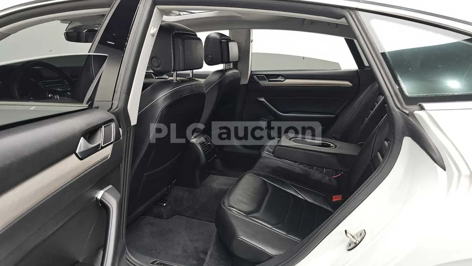VW Arteon PRESTIGE /360/PANORAMA/ПОДГРЕВ/ОБДУХВАНЕ/, снимка 15 - Автомобили и джипове - 55156535
