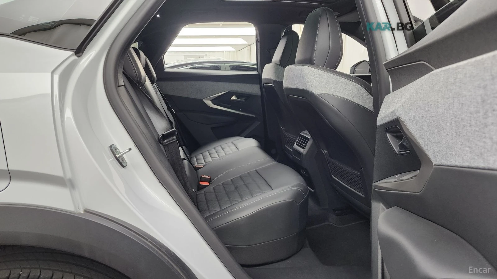 Peugeot 3008 1.2* Hybrid* Allure* 360* КОЖА* ПОДГРЕВ* , снимка 11 - Автомобили и джипове - 55315366