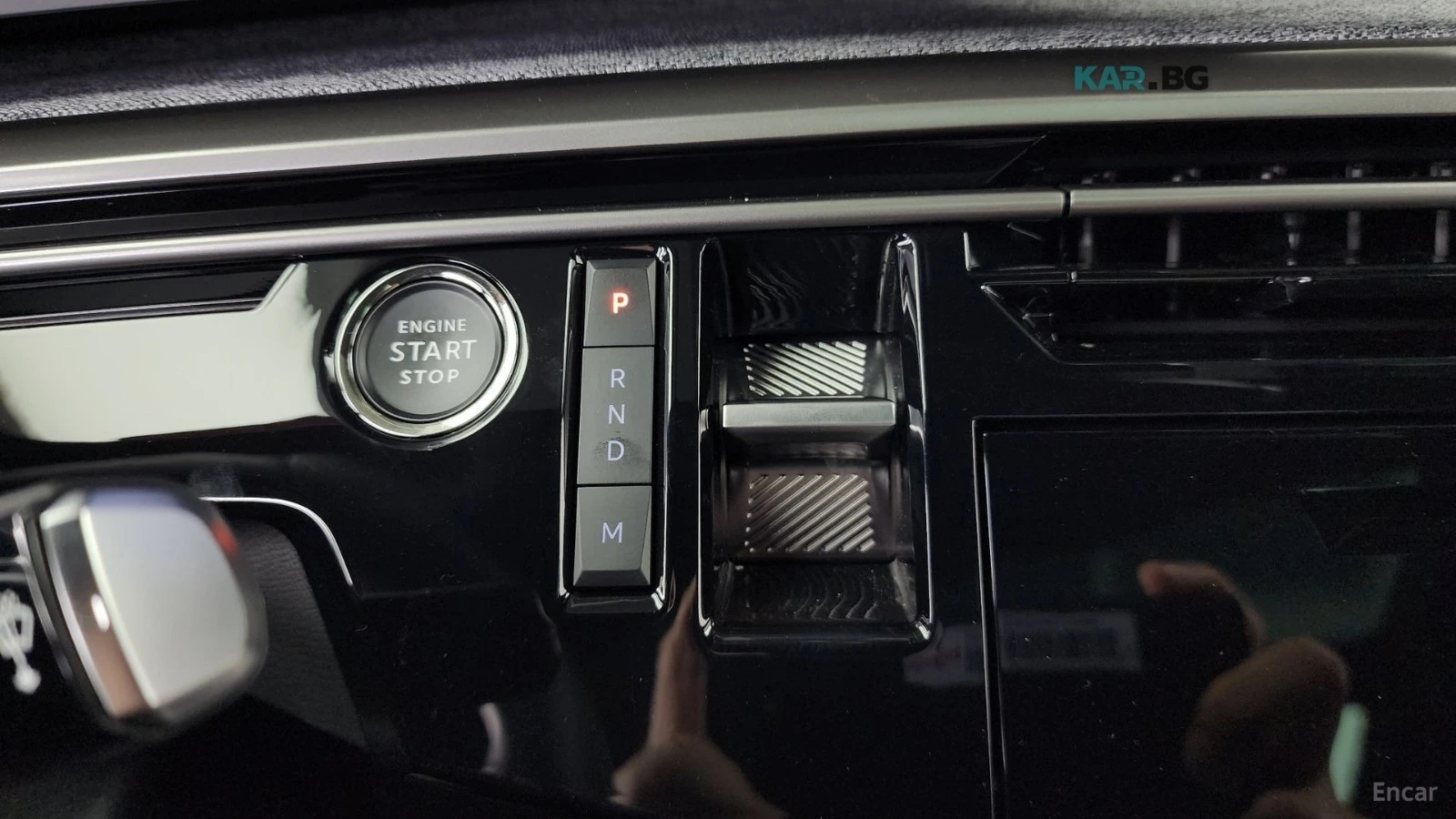 Peugeot 3008 1.2* Hybrid* Allure* 360* КОЖА* ПОДГРЕВ* , снимка 8 - Автомобили и джипове - 55315366