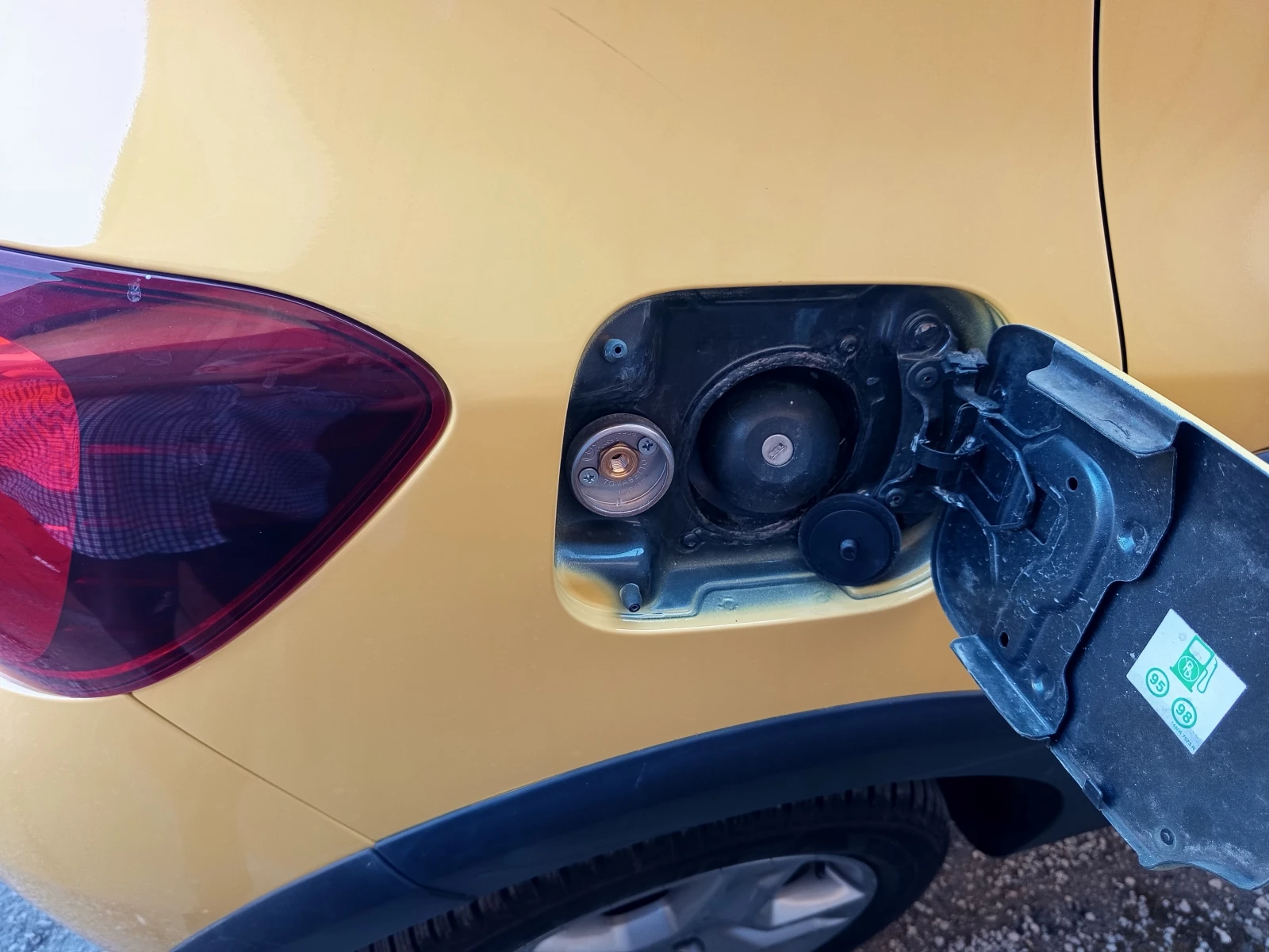 Dacia Sandero 0.900, снимка 14 - Автомобили и джипове - 55345548