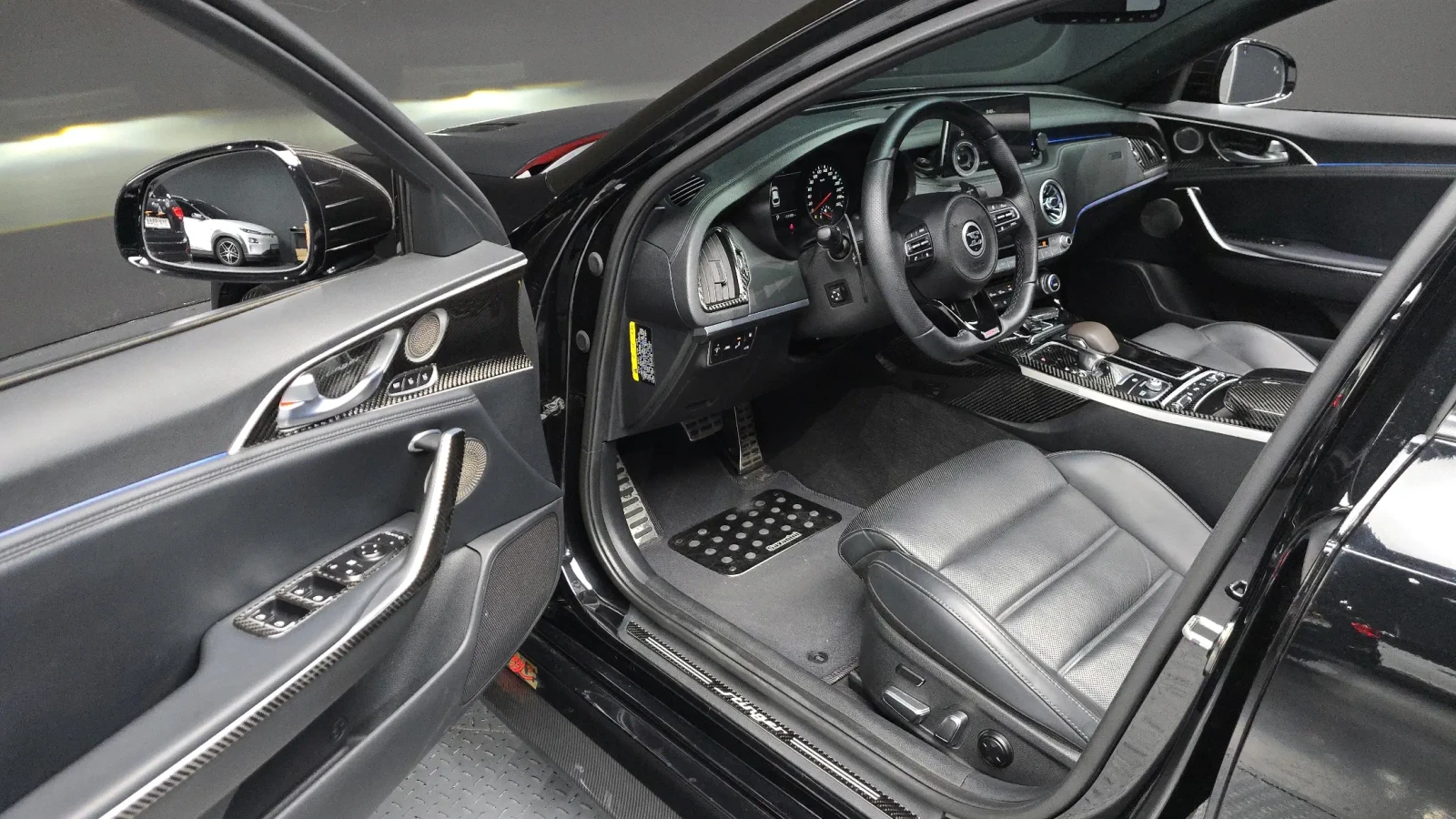 Kia Stinger CARBON| AEM| 360| HEADS UP, снимка 10 - Автомобили и джипове - 55398499