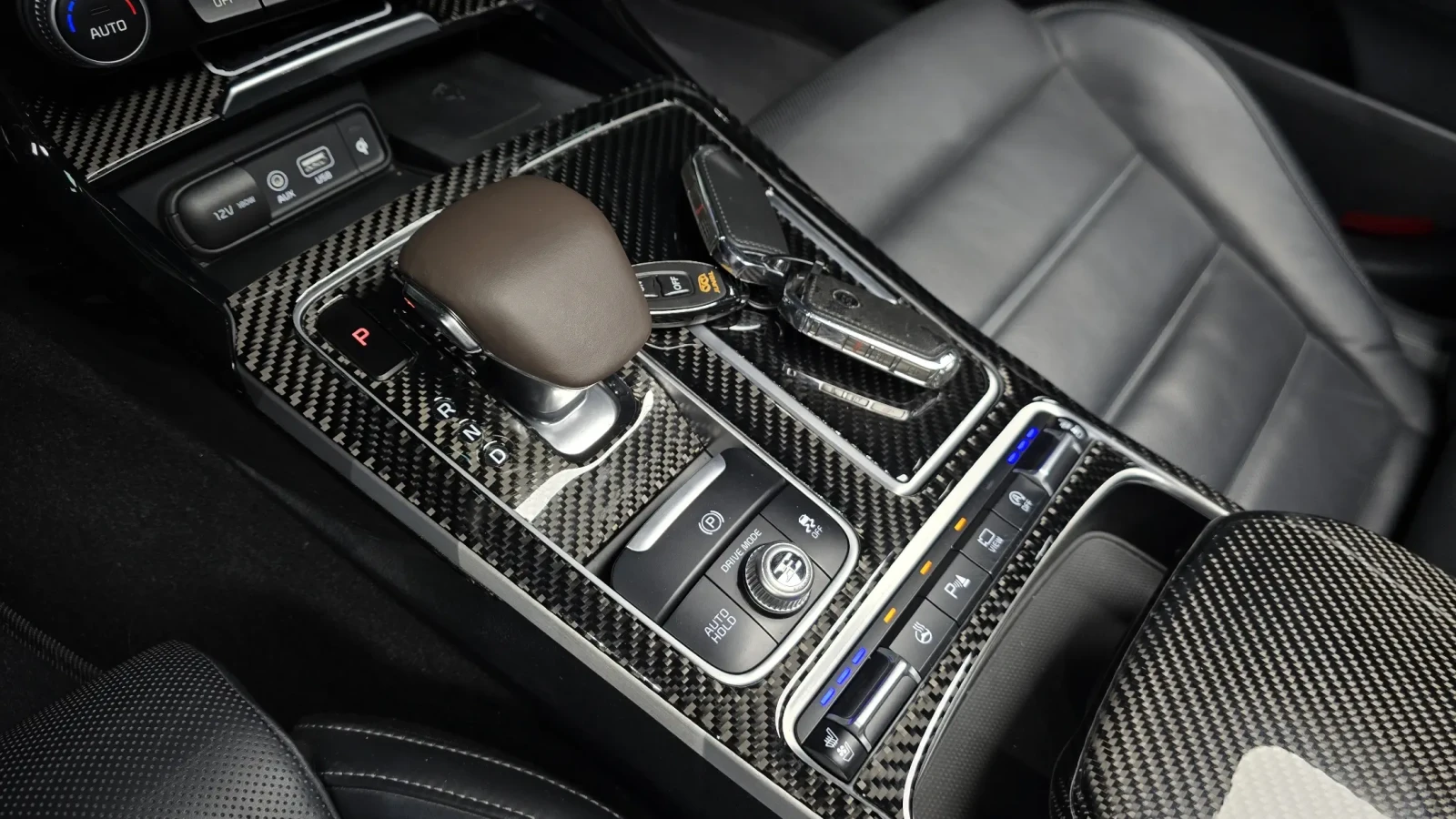 Kia Stinger CARBON| AEM| 360| HEADS UP, снимка 9 - Автомобили и джипове - 55398499