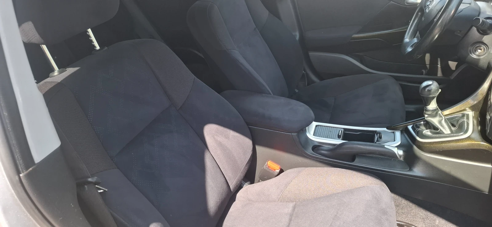 Honda Civic 1.6 disel 120kc 2013, снимка 14 - Автомобили и джипове - 55407293