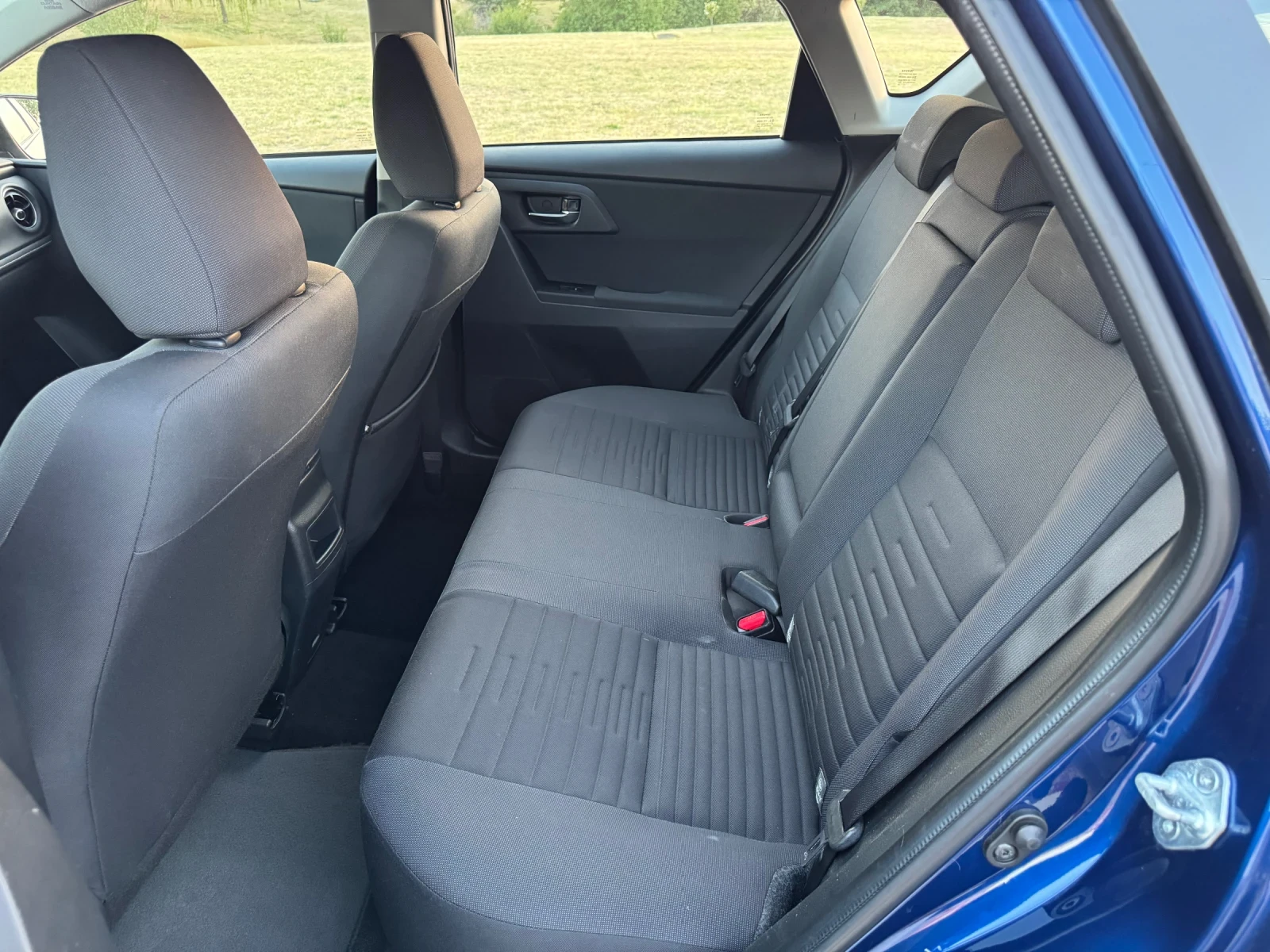 Toyota Auris 1.6 D4D Top, снимка 12 - Автомобили и джипове - 55601386