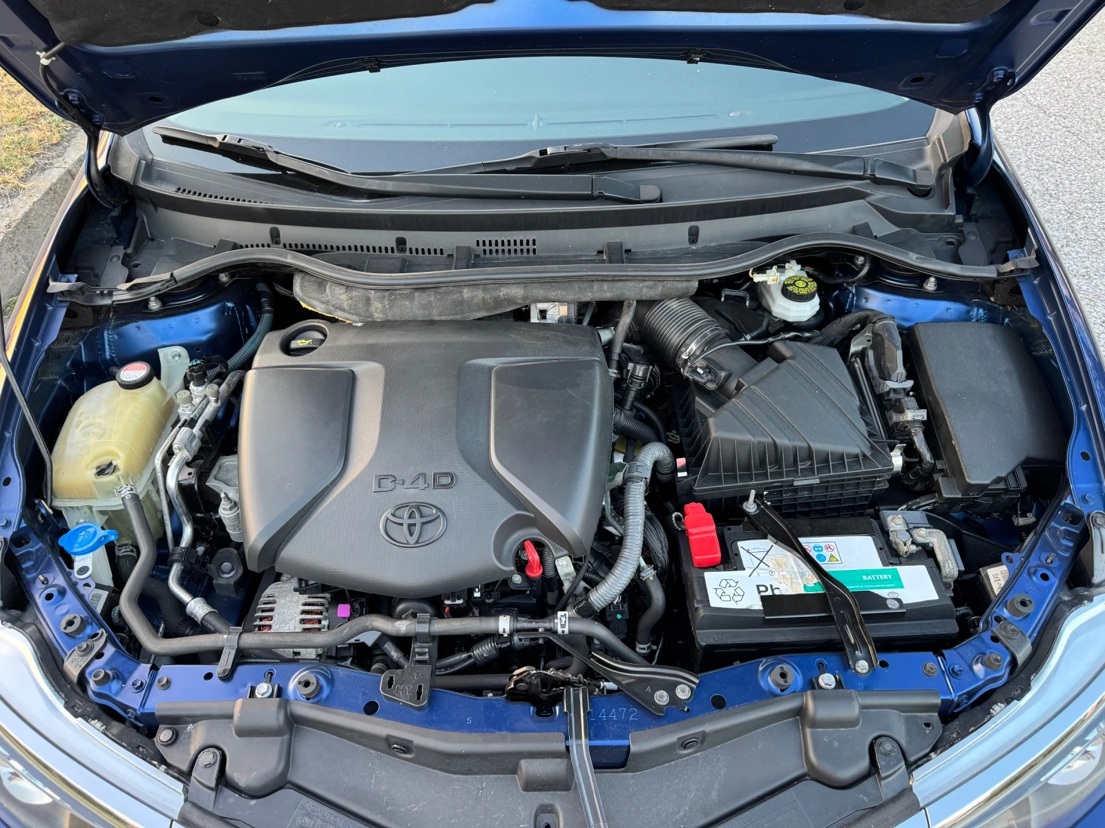Toyota Auris 1.6 D4D Top, снимка 17 - Автомобили и джипове - 55601386