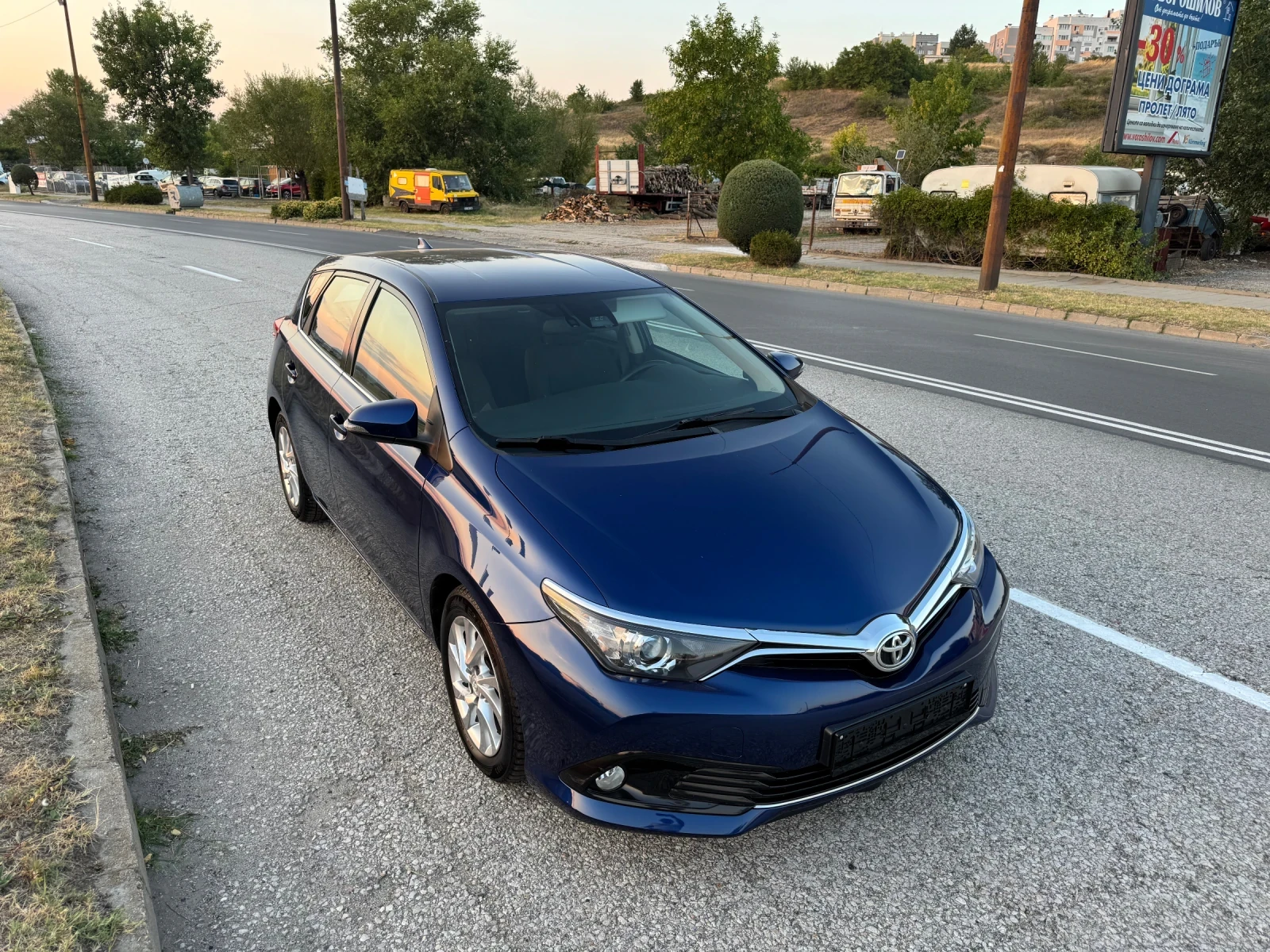 Toyota Auris 1.6 D4D Top, снимка 7 - Автомобили и джипове - 55601386