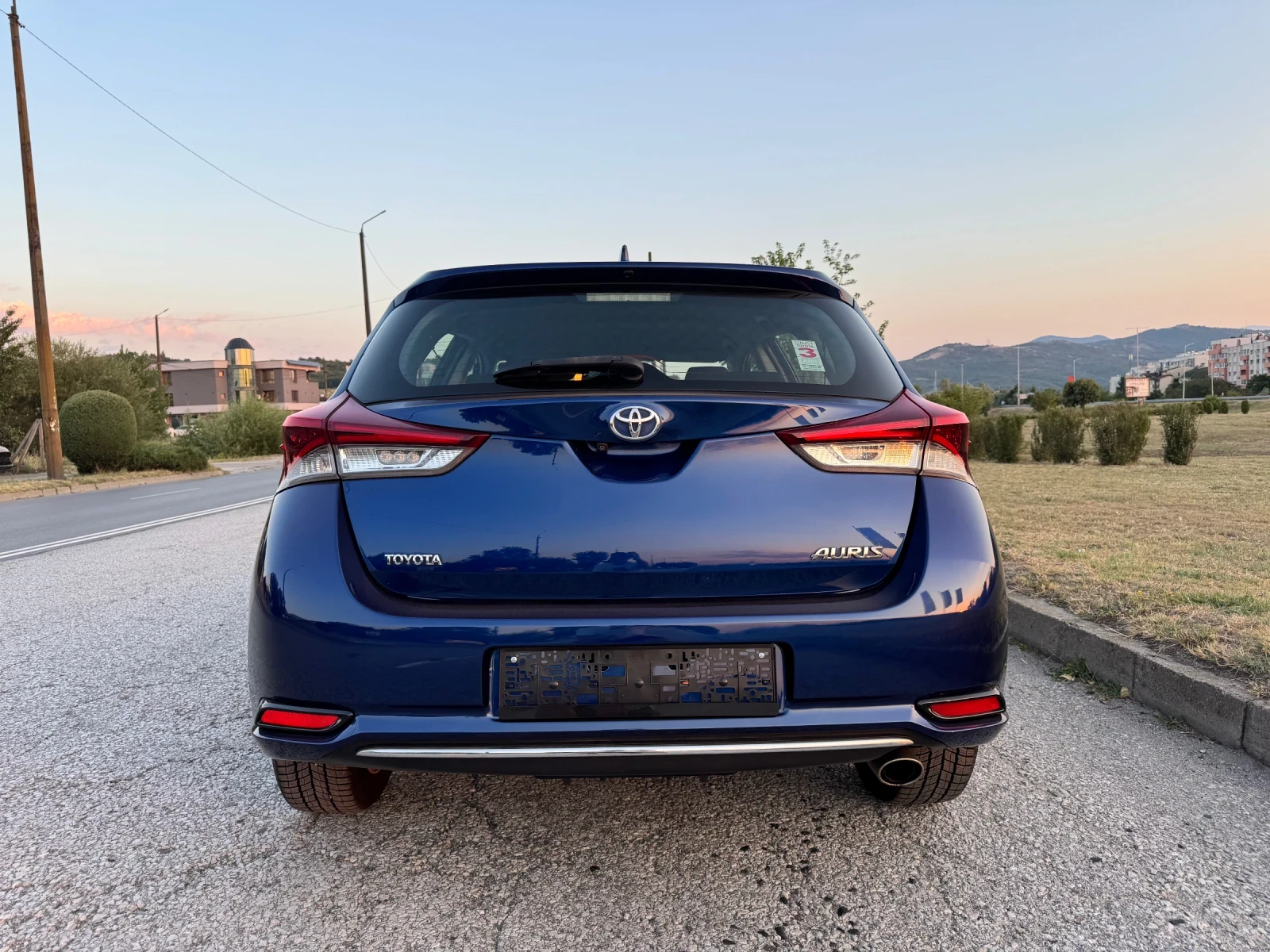 Toyota Auris 1.6 D4D Top, снимка 4 - Автомобили и джипове - 55601386